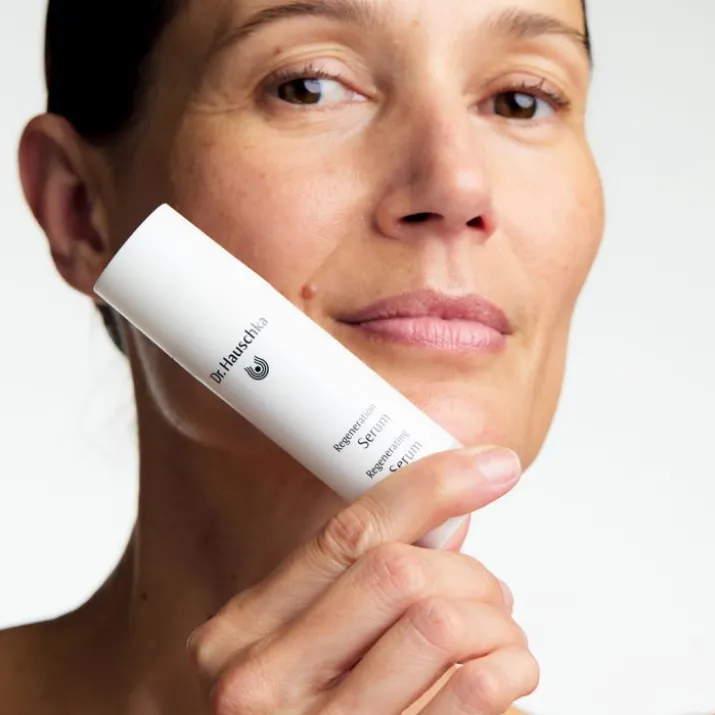 Dr. hauschka Siero Rigenerante Giorno e Notte 30 ml